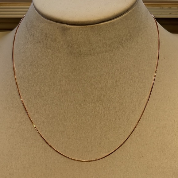 14k Rose Gold Solid 0.9mm Box Link Chain Necklace - Picture 2 of 4